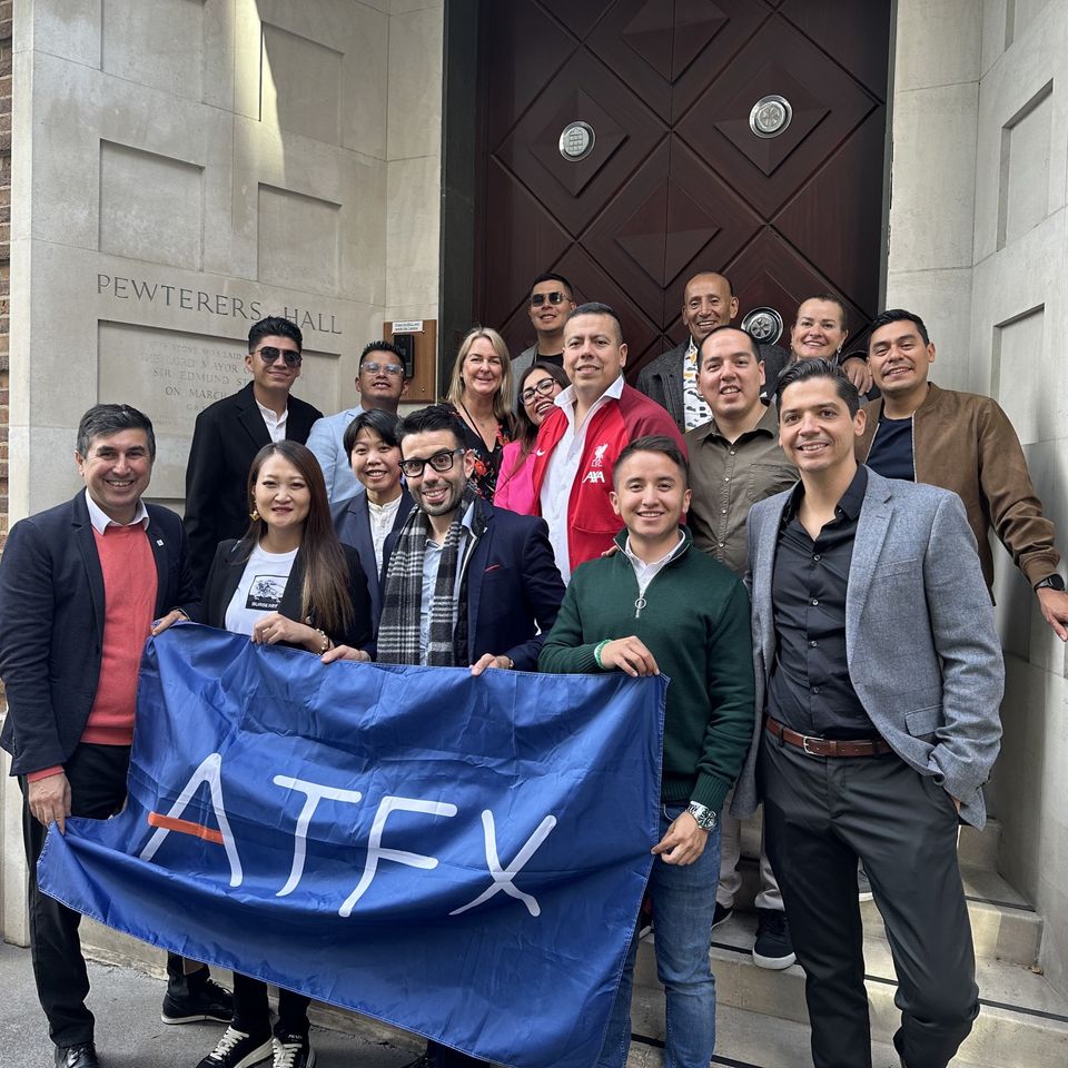 Spending slow time in London together,ATFXHolding customer exchange meetings and attending the Royal Dinner in the UK664 / author:atfx2019 / PostsID:1726366
