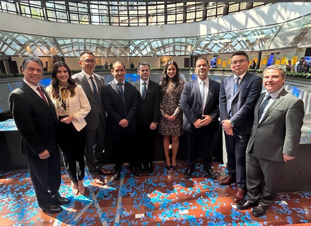 Focus moment! Same frame as the head of Mexican securities,ATFXGroup ChairmanJoe Lisuffer...823 / author:atfx2019 / PostsID:1726287