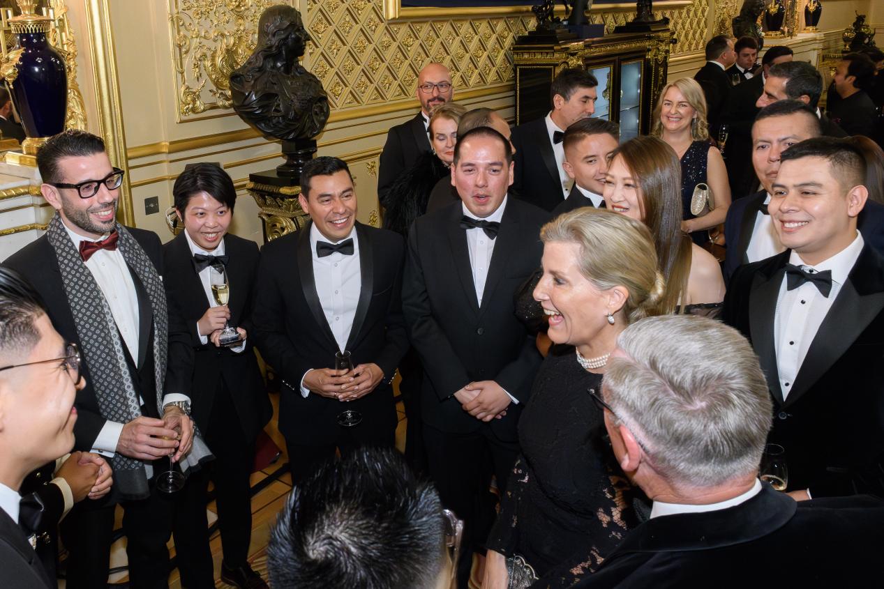 Spending slow time in London together,ATFXHolding customer exchange meetings and attending the Royal Dinner in the UK545 / author:atfx2019 / PostsID:1726366