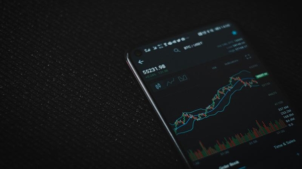 NASDAQ100投资全攻略：2025年趋势与策略解析95 / author:Ultima_Markets / PostsID:1733598