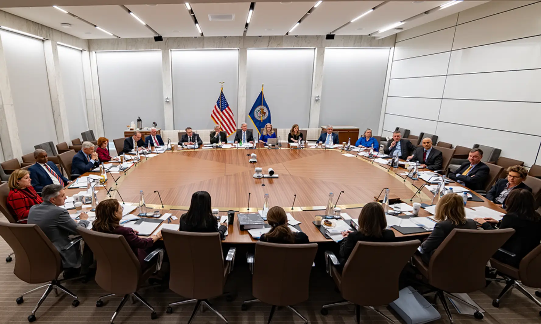 2026year4month28日：金价夹在美联储鹰派预期与美伊谈判僵局之间，机构资金持续流出208 / author:周亨特 / PostsID:1736286