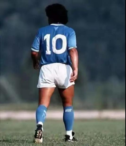 Maradona is not dead, just kicking the door of FIFA940 / author:Li Chengpeng / source: