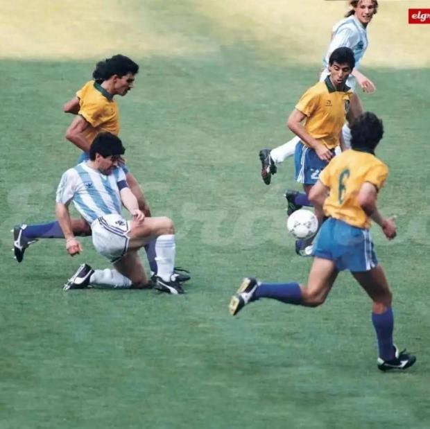 Maradona is not dead, just kicking the door of FIFA201 / author:Li Chengpeng / source: